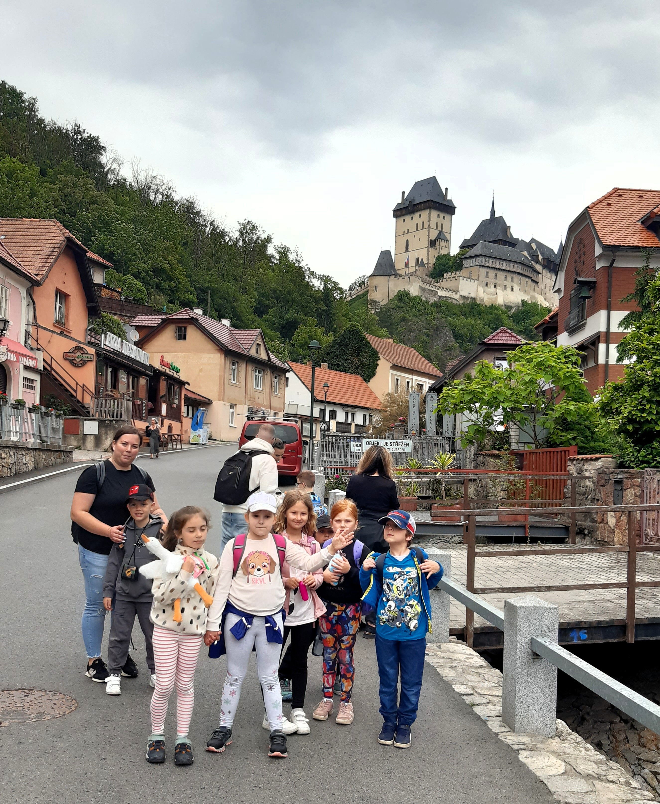 Výlet na Karlštejn a Koněpruské jeskyně, 2025